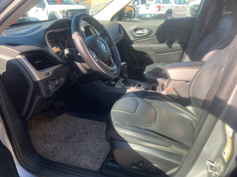 Used 2016 Jeep Cherokee Limited w/ Luxury Group image 9