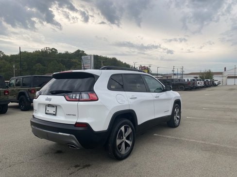Used 2022 Jeep Cherokee Limited w/ Mopar Interior Package image 2