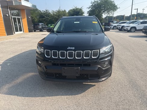 Used 2022 Jeep Compass Latitude w/ Sun and Sound Group image 2