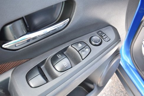 Used 2023 Nissan Kicks SR image 13