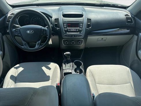 Used 2014 Kia Sorento LX image 15
