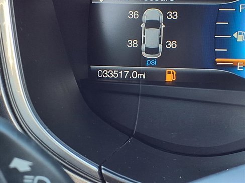 Used 2020 Ford Fusion SE image 16