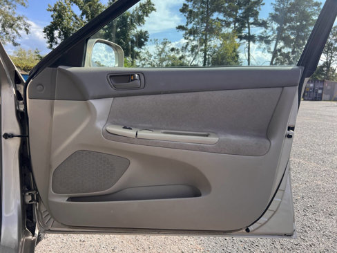 Used 2004 Toyota Camry LE image 14