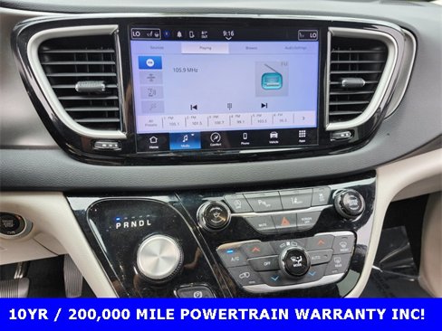 Used 2023 Chrysler Pacifica Touring-L image 18
