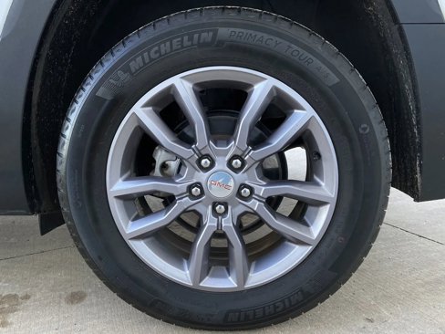 Used 2023 GMC Terrain SLT image 4