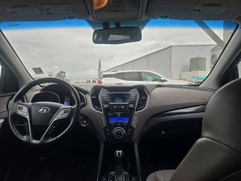Used 2014 Hyundai Santa Fe GLS image 25