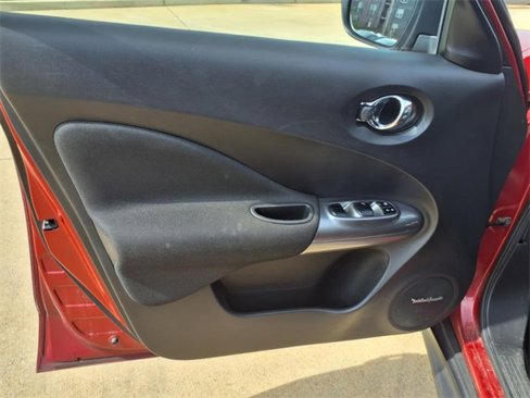 Used 2015 Nissan Juke SL image 13
