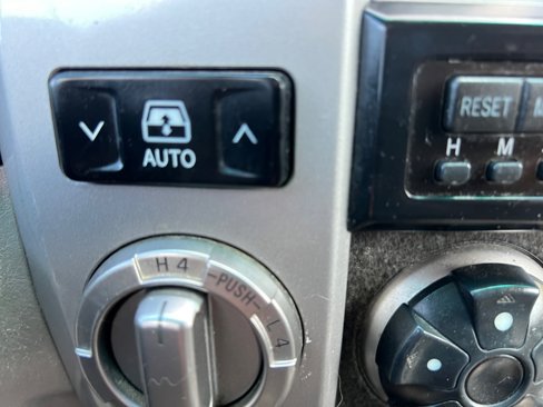 Used 2004 Toyota 4Runner Limited image 30