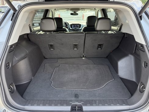 Used 2024 GMC Terrain SLT image 30