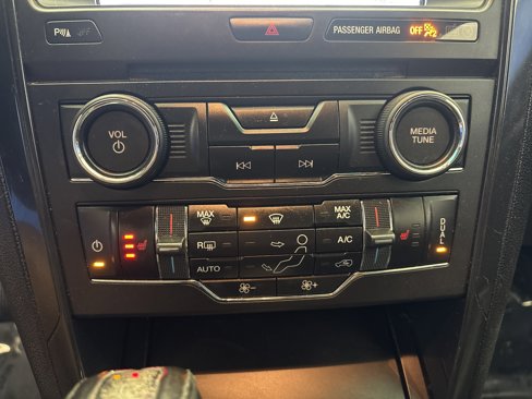 Used 2017 Ford Explorer XLT w/ Equipment Group 202A image 21