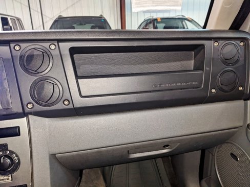 Used 2007 Jeep Commander Sport image 36