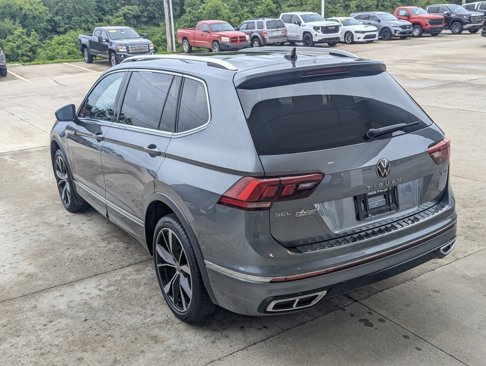 Used 2022 Volkswagen Tiguan SEL R-Line image 8