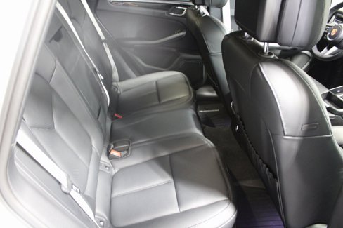 Certified 2024 Porsche Macan image 24