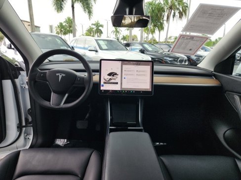 Used 2020 Tesla Model Y Long Range image 24