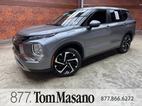 Used 2022 Mitsubishi Outlander SEL Black Edition image 1