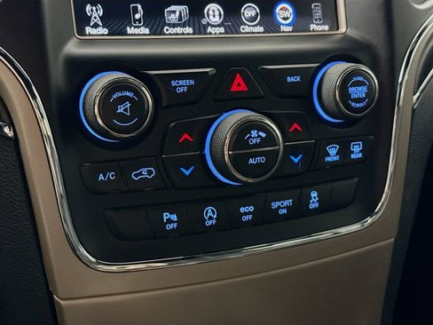 Used 2017 Jeep Grand Cherokee Limited w/ Luxury Group II image 16