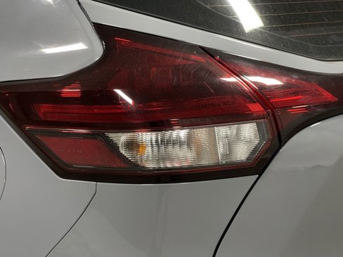 Used 2023 Nissan Kicks SR image 30