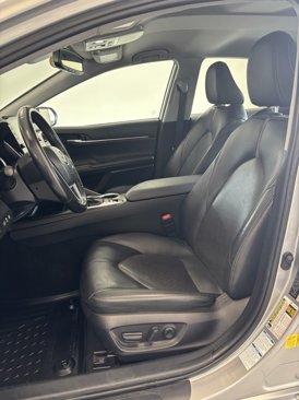 Certified 2021 Toyota Camry XLE image 11