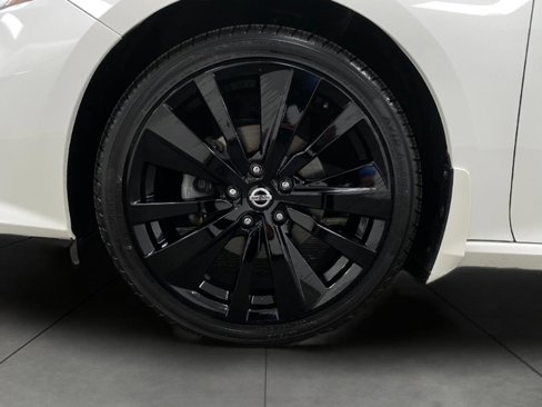 Used 2019 Nissan Altima 2.5 Platinum image 12