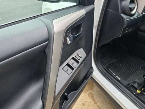 Certified 2018 Toyota RAV4 XLE image 19