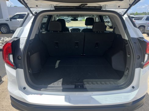 Used 2024 GMC Terrain SLE image 23