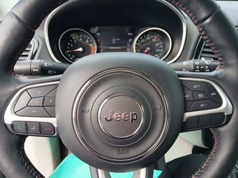 Used 2018 Jeep Compass Limited w/ Navigation Group image 28