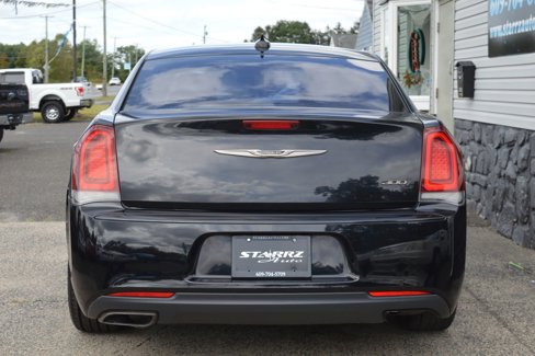Used 2016 Chrysler 300 S image 4