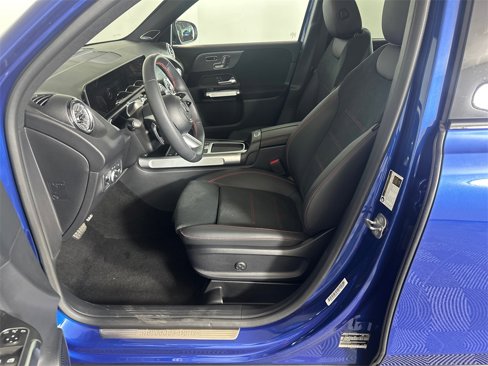 Used 2024 Mercedes-Benz GLB 250 image 9