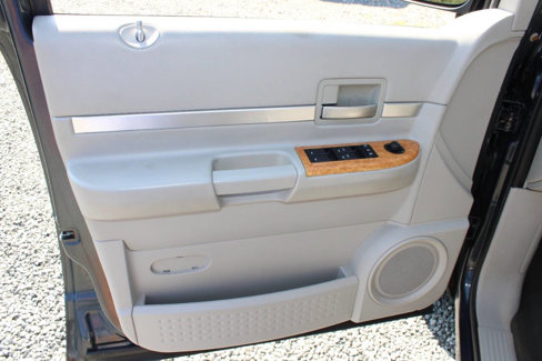 Used 2008 Chrysler Aspen Limited image 20