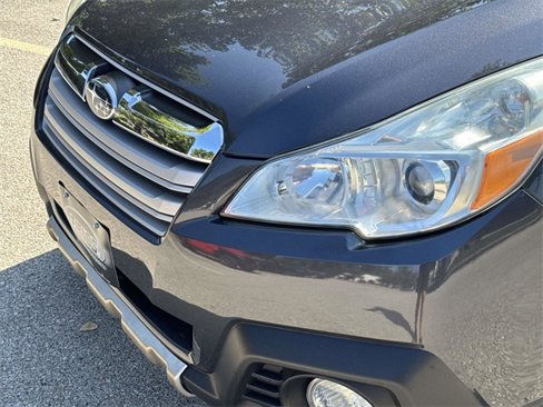 Used 2013 Subaru Outback 2.5i Limited image 10