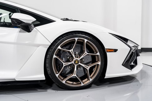 Used 2024 Lamborghini Revuelto image 45