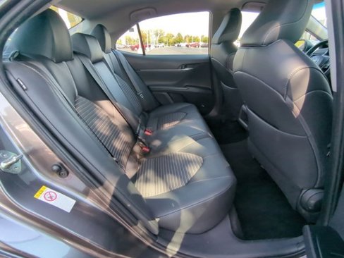 Certified 2019 Toyota Camry SE image 24