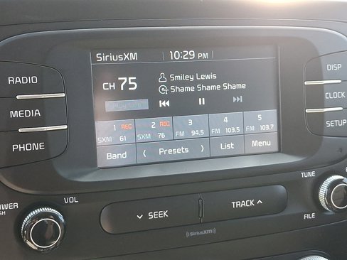Used 2019 Kia Soul image 17