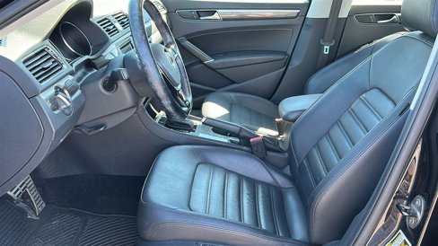 Used 2017 Volkswagen Passat 1.8T SEL Premium image 10
