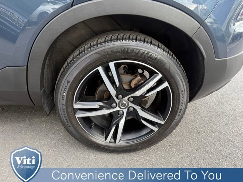 Certified 2022 Volvo XC40 T5 R-Design image 14