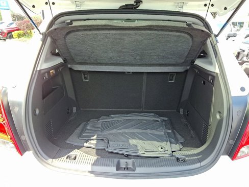 Certified 2022 Chevrolet Trax LT w/ LT Convenience Package image 29