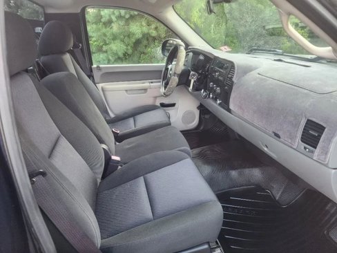 Used 2010 Chevrolet Silverado 1500 W/T w/ LS Package image 9