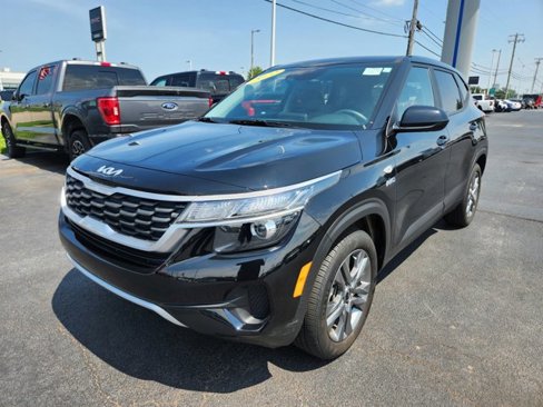 Used 2022 Kia Seltos LX image 3