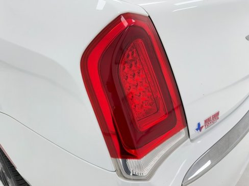 Used 2019 Chrysler 300 Limited image 36