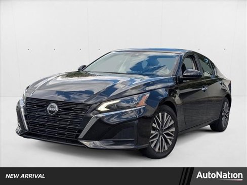 Used 2023 Nissan Altima 2.5 SV image 1