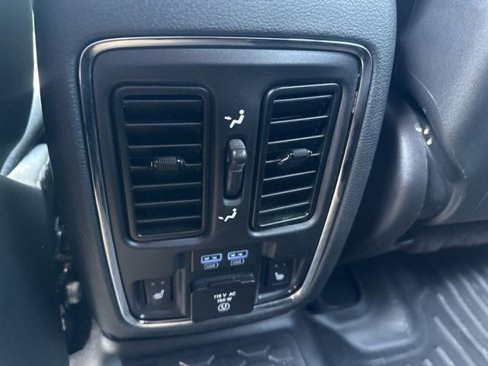 Used 2019 Jeep Grand Cherokee Limited w/ Luxury Group II image 19