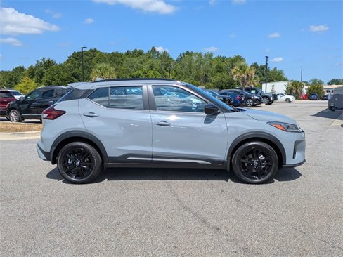 Certified 2024 Nissan Kicks SR image 2