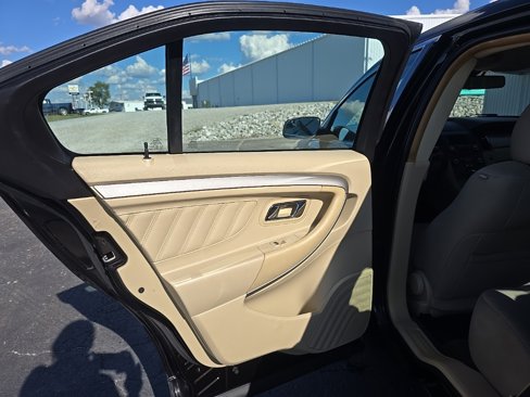 Used 2013 Ford Taurus SEL image 16