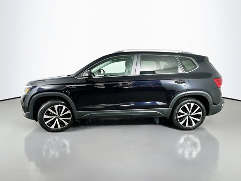 Used 2022 Volkswagen Taos SE image 4