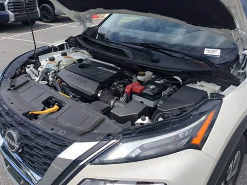 Used 2023 Nissan Rogue SV image 47