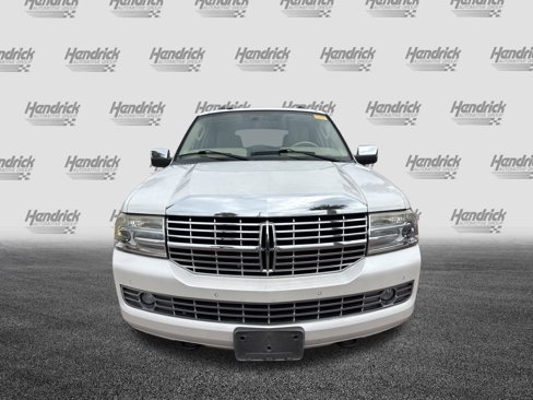 Used 2009 Lincoln Navigator 4WD image 3