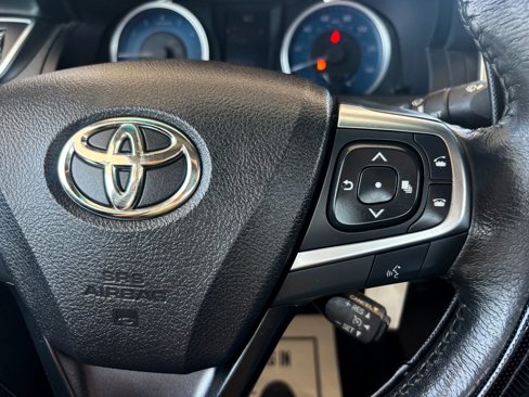 Used 2017 Toyota Camry XLE image 21