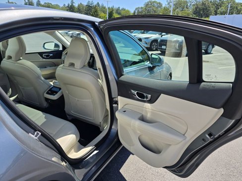 Used 2019 Volvo S60 T5 Inscription image 42