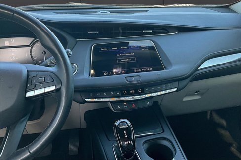 Used 2020 Cadillac XT4 Luxury w/ Cold Weather Package image 6