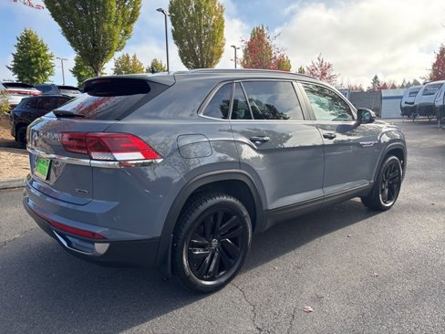 Used 2020 Volkswagen Atlas Cross Sport SE image 2